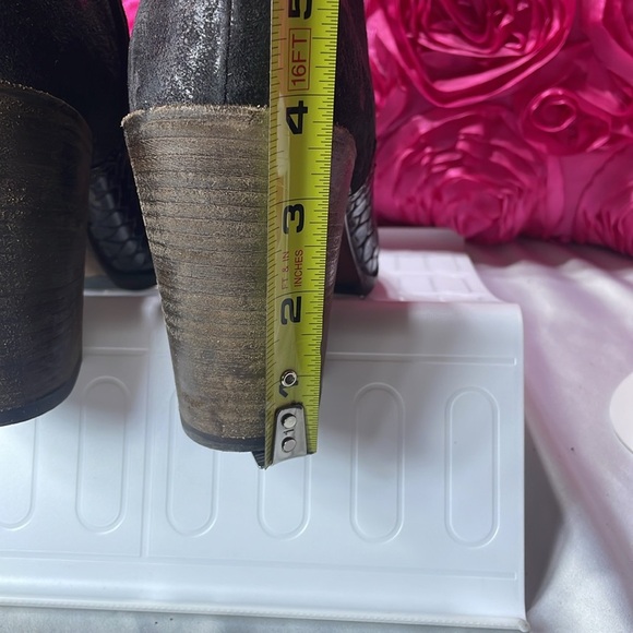 LEONARDO shoes, Women's ankle boot with medium‎ heel in anaconda skin, size 9 US - Picture 5 of 11